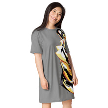Load image into Gallery viewer, Giant Tiger on Gray - T-shirt dress
